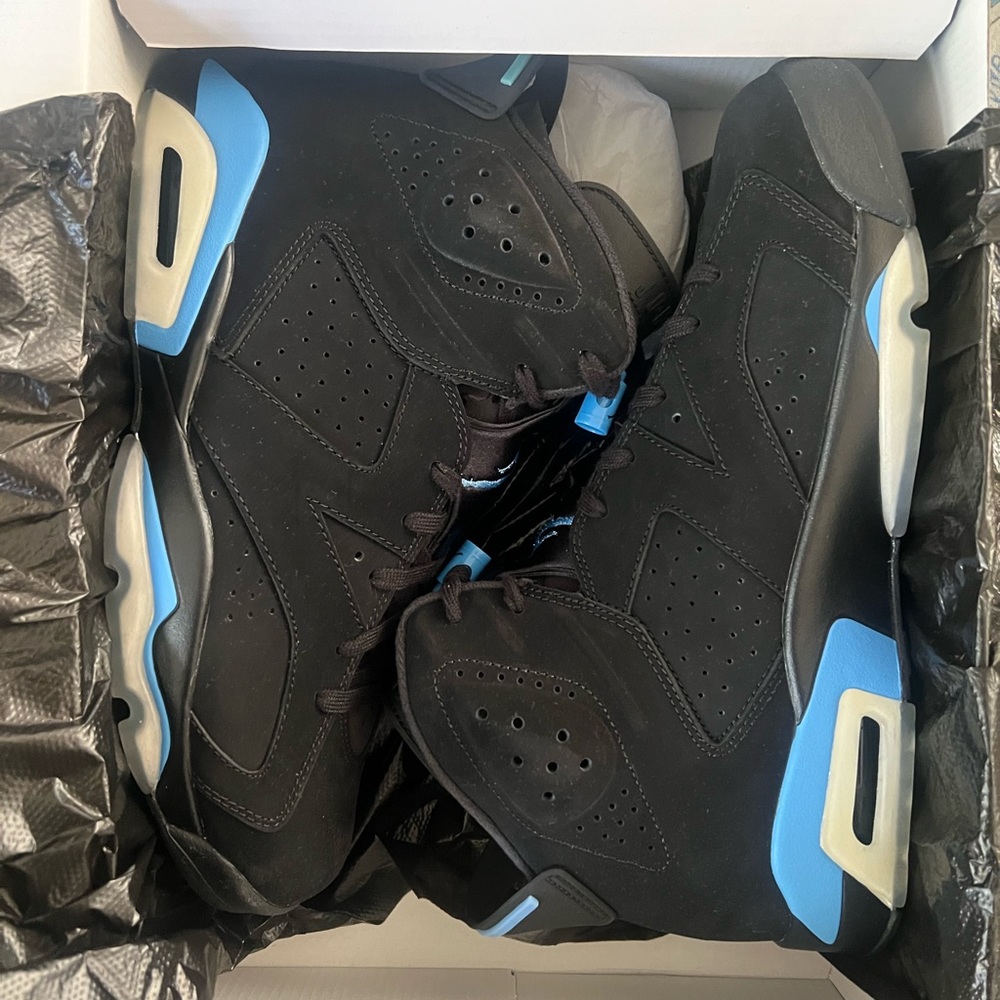 Jordan 6 retro Unc University Blue size 11.5 brand new never worn
